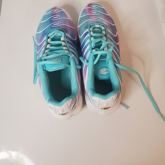 Nike - Picture 2 of 6